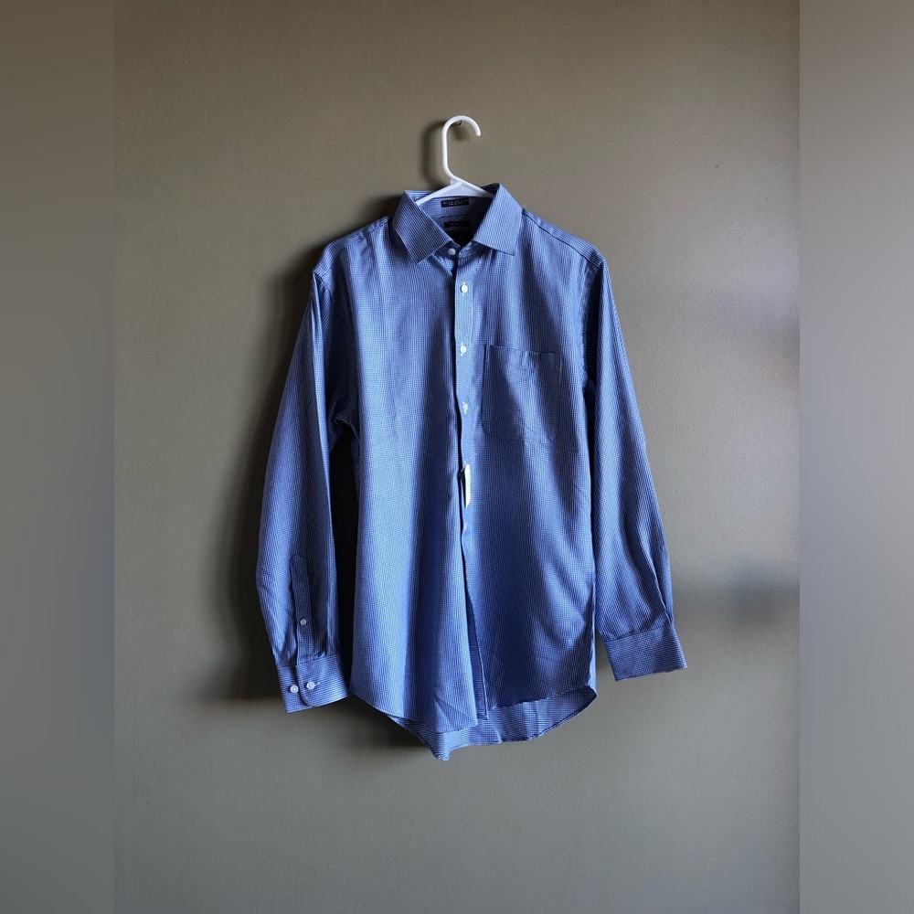 Neiman Marcus Men Cotton Trim Fit Bluer
button down shirt size neck 15 32/33